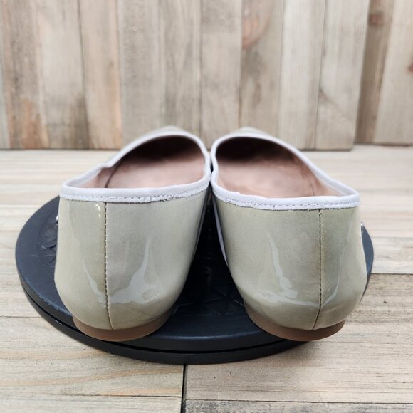 Womens Ugg Antora size 8 Patent Leather Slip On Flats - Picture 3 of 9